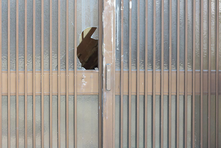 【成田市西和泉】のガラス修理