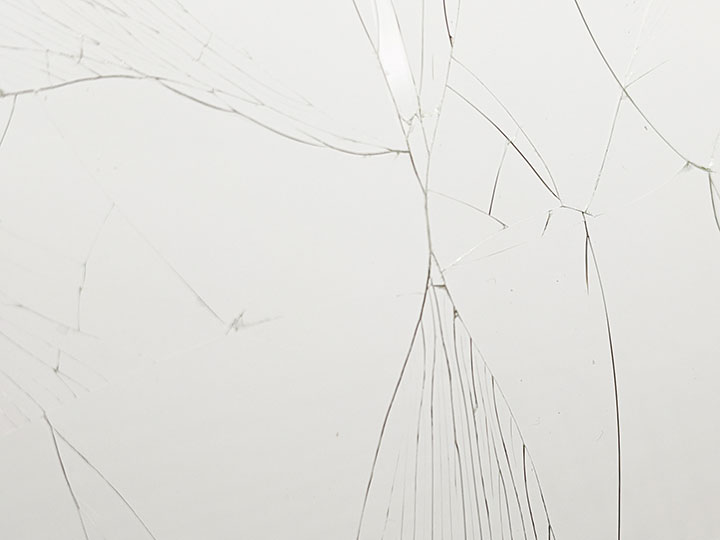 【横須賀市衣笠栄町】のガラス修理