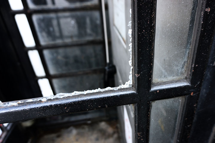 【豊橋市花田二番町】のガラス修理