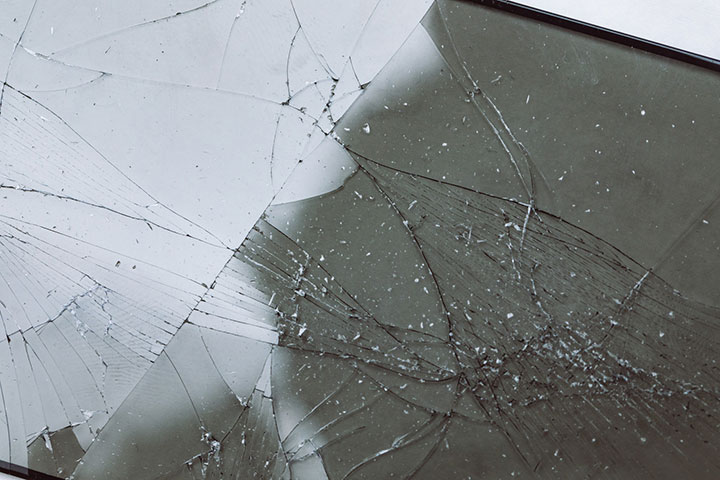 【新座市中野】のガラス修理