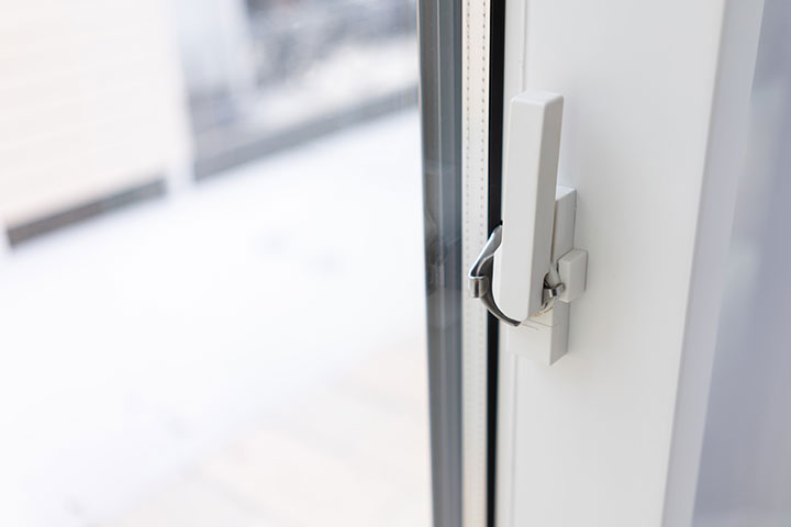 【一宮市大和町氏永】のガラス修理